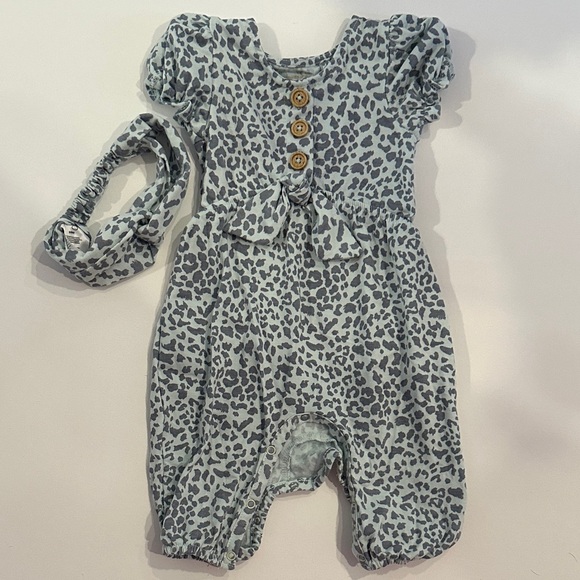 Jessica Simpson Light Blue & Gray Leopard Print Bodysuit with Headband - Picture 2 of 4